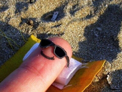 笑死人的说说加图片：老师说我是搅屎棍，那么我同学是什么？5