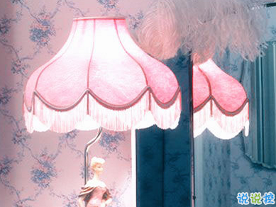 15条浪漫的诗意爱情句子 爱意却是脑海一闪而过的善意1