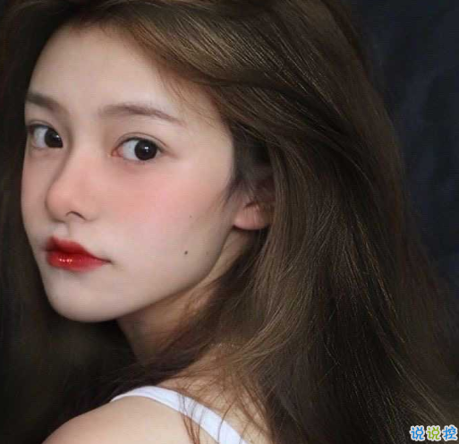 适合女孩子描述自己的文案句子 惊艳到你的文案句子1