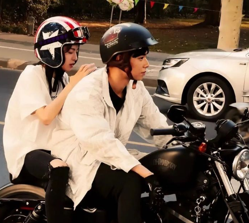 男孩官宣文案温柔干净 适合男孩子的文艺官宣文案2