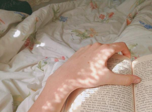 爱情中的甜蜜小句子 喜欢一个人的文艺小清新说说带图片3