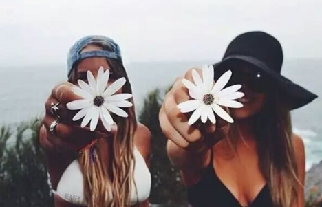 致闺蜜心情图片说说带字:感谢在最美的年华遇见你6