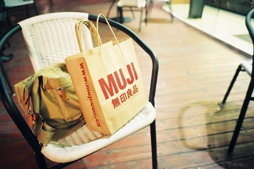 超甜蜜的恋爱中的小情侣适合发的爱情说说带图片 写尽千山落笔是你7