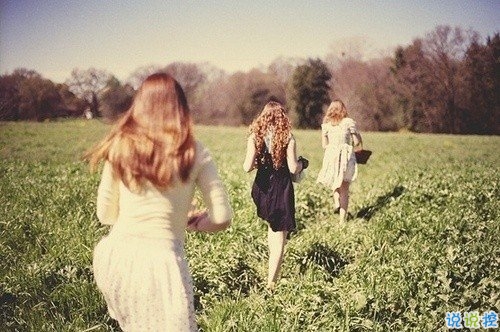 打动人心的一段话爱情说说配图 14条很经典的爱情长说说12