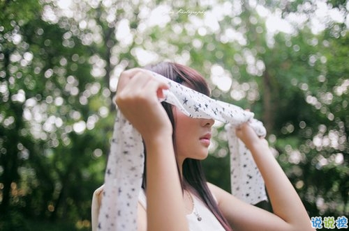 简单而又唯美有哲理的英文说说带图片 你醒在别人的梦里8