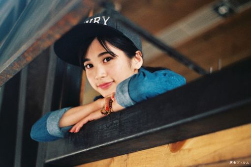 关于现实生活人生的哲理说说带图片 一个人活着应该永远要把目光投向远方12