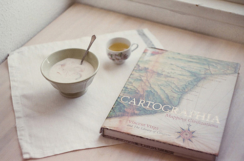 关于现实生活人生的哲理说说带图片 一个人活着应该永远要把目光投向远方13