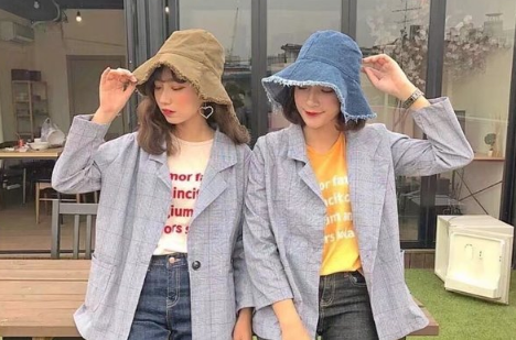 致闺蜜心情图片说说带字:感谢在最美的年华遇见你2