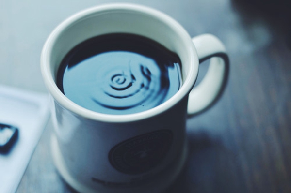 关于人生的很现实的哲理说说带图片 时间夺去了我们轻狂的眼神却给了我们嘴角上扬的资本5