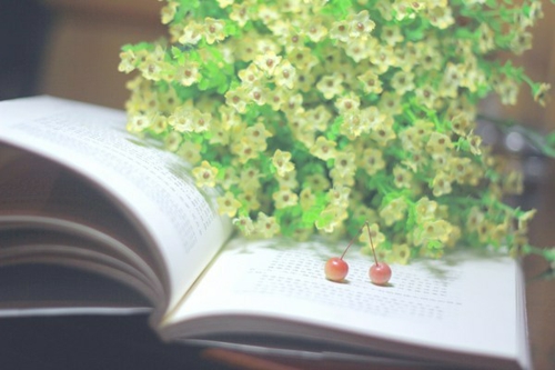 唯美又简单的一句话说说带图片 你本是这世间独一无二千般好4