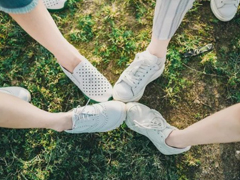 致闺蜜心情图片说说带字：感谢在最美的年华遇见你